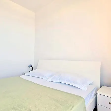 Planet Apartments סרנדה