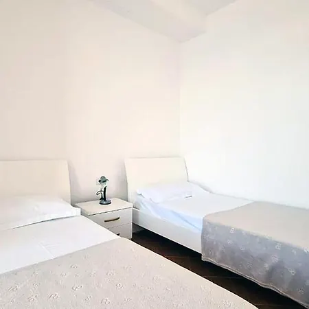 Planet Apartments דירה *